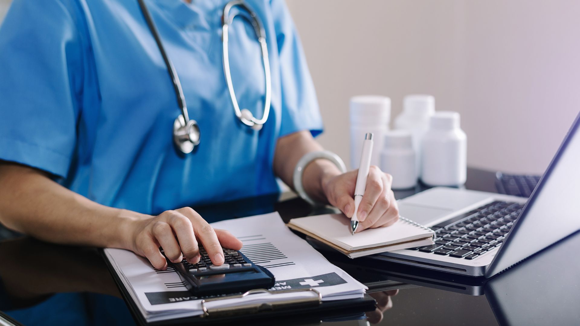4 Easy Tips to Reduce Operational Costs in Healthcare